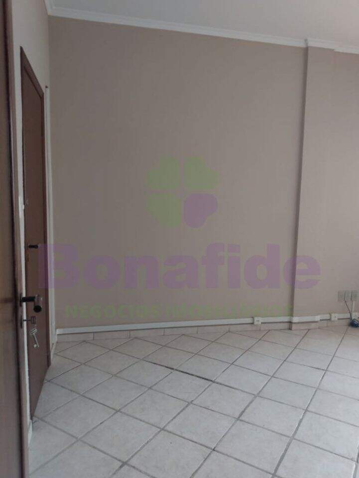 Sala à venda no Centro: 