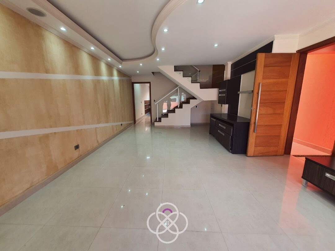 Casa à venda no Vila Galvão: 