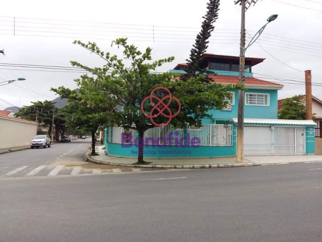 Casa à venda no Parque Balneário Oasis: 