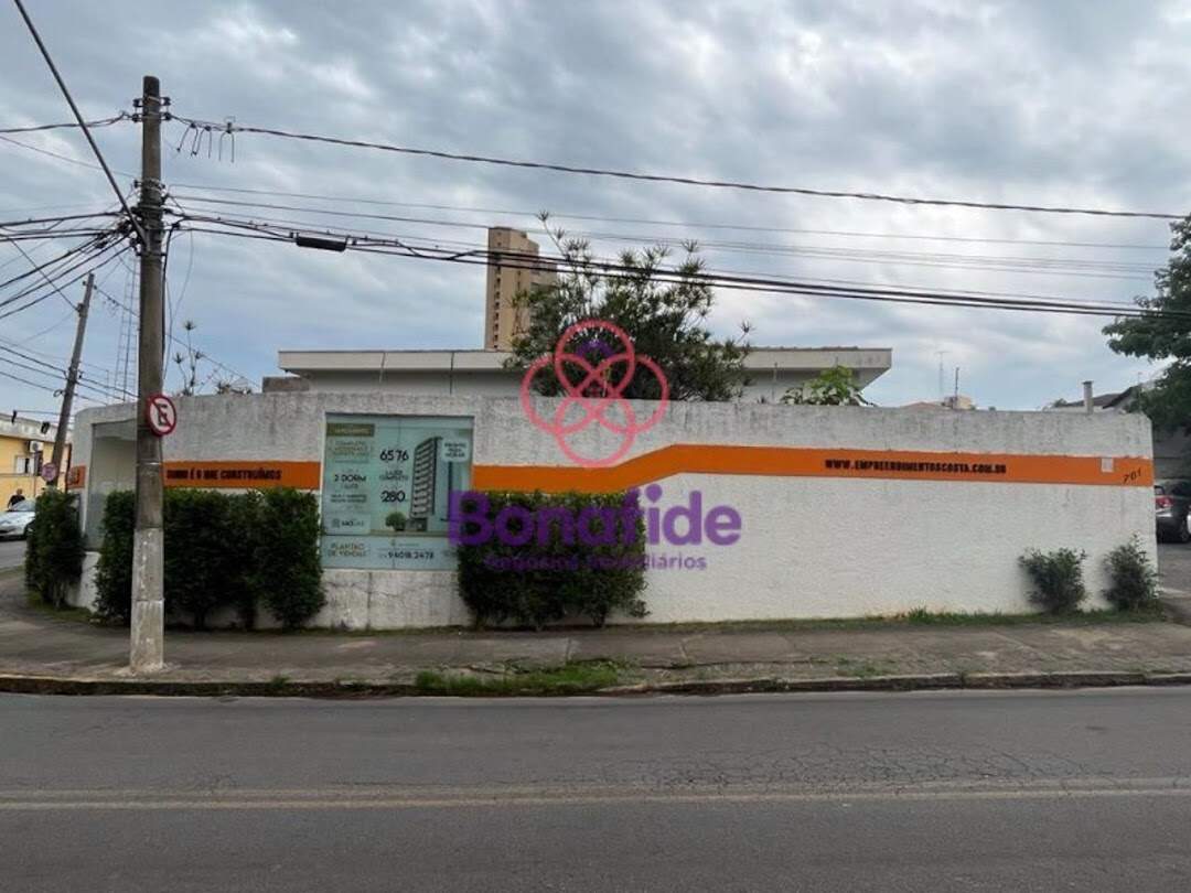 Casa à venda no Centro: 