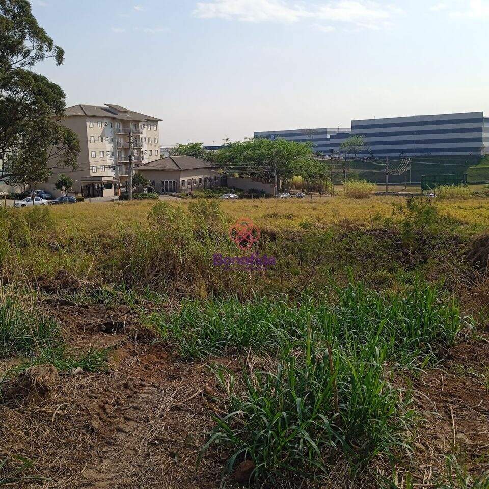 Área à venda no Medeiros: 