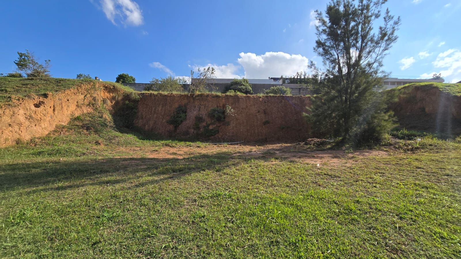 Terreno à venda no Loteamento Portal da Colina: 