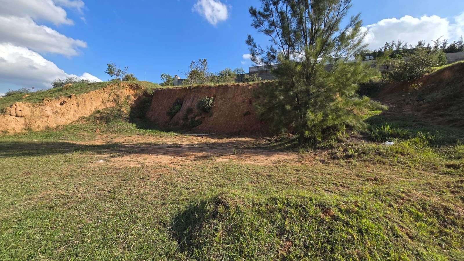 Terreno à venda no Loteamento Portal da Colina: 