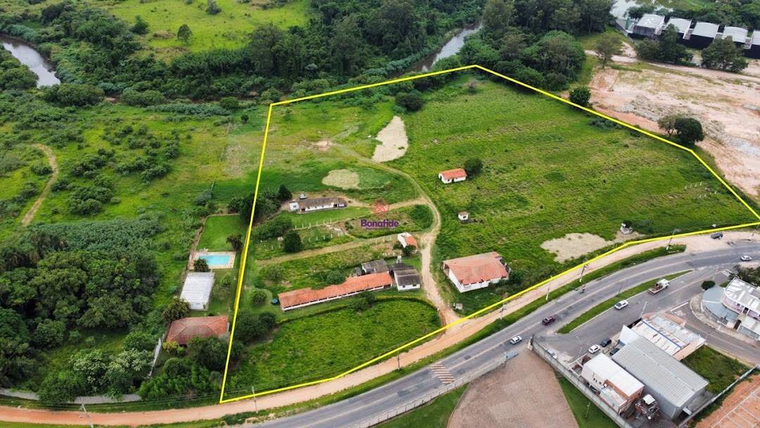 Área à venda no Dos Medeiros: 