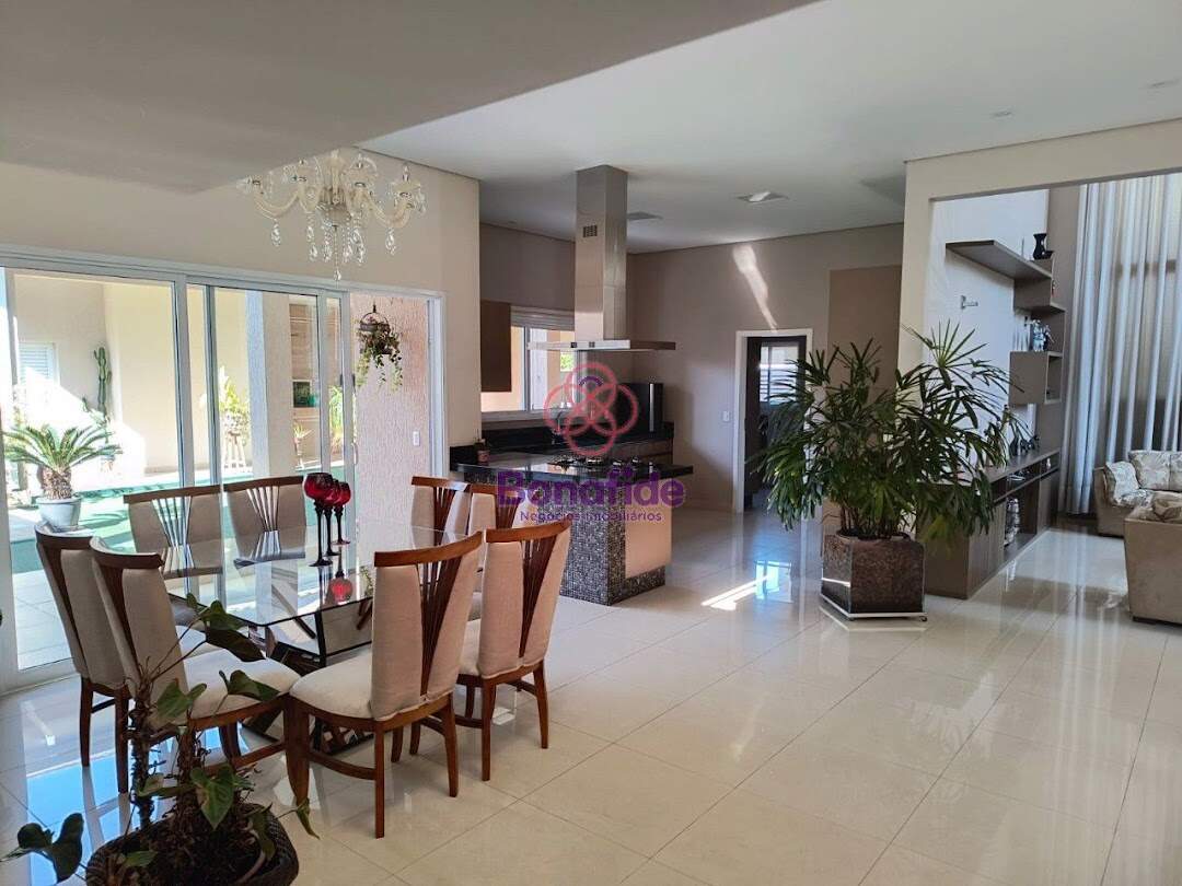 Casa à venda no Engordadouro: 