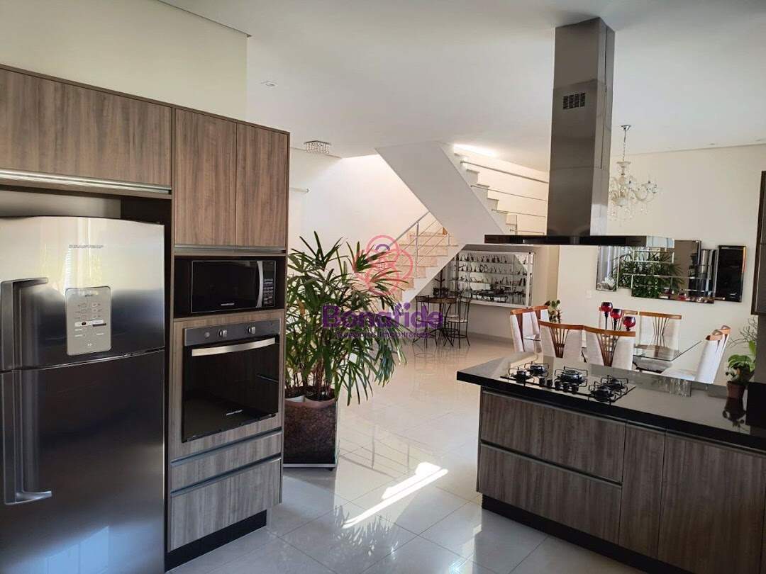 Casa à venda no Engordadouro: 