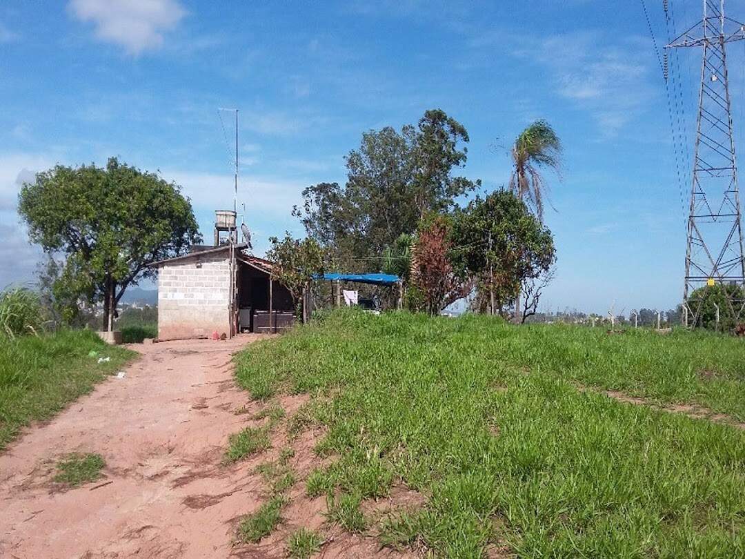 Terreno à venda no Chácaras Santa Martha: 