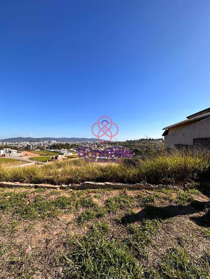 Terreno à venda no Jardim Tarumã: 