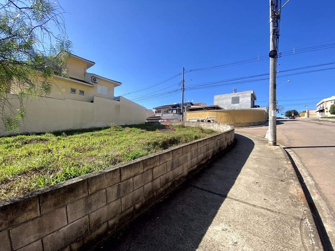 Terreno à venda no Jardim Marambaia: 