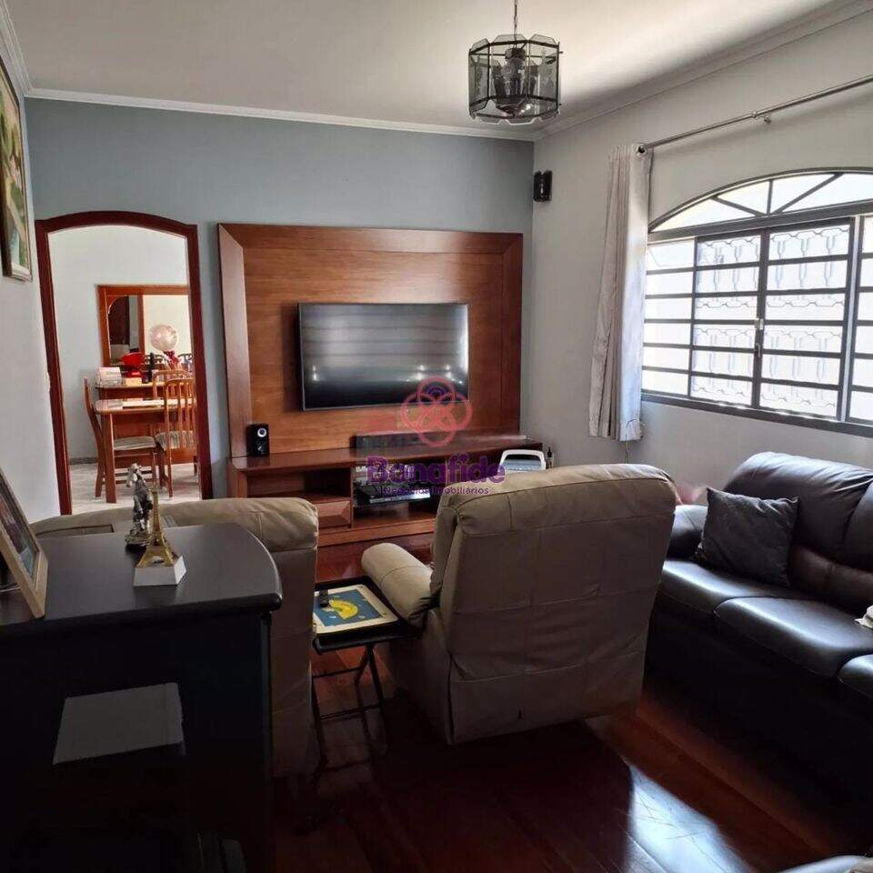 Casa à venda no Vila Galvão: 