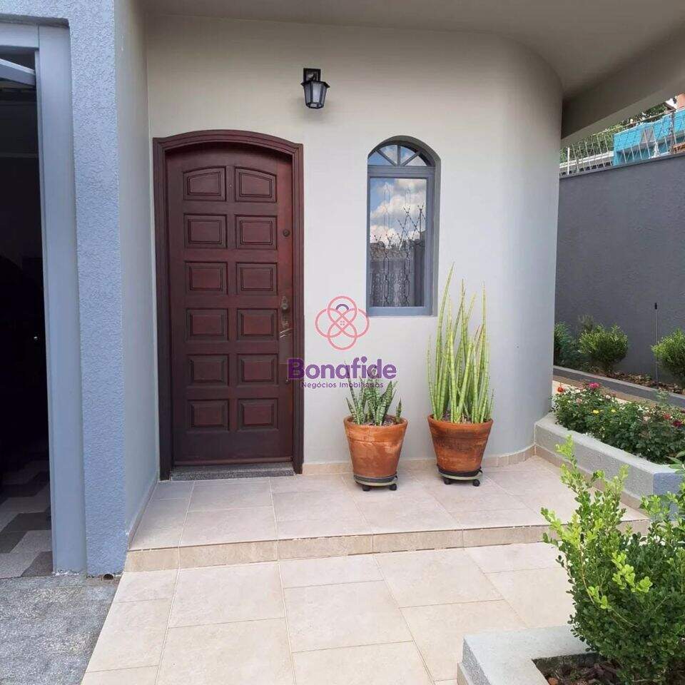 Casa à venda no Vila Galvão: 