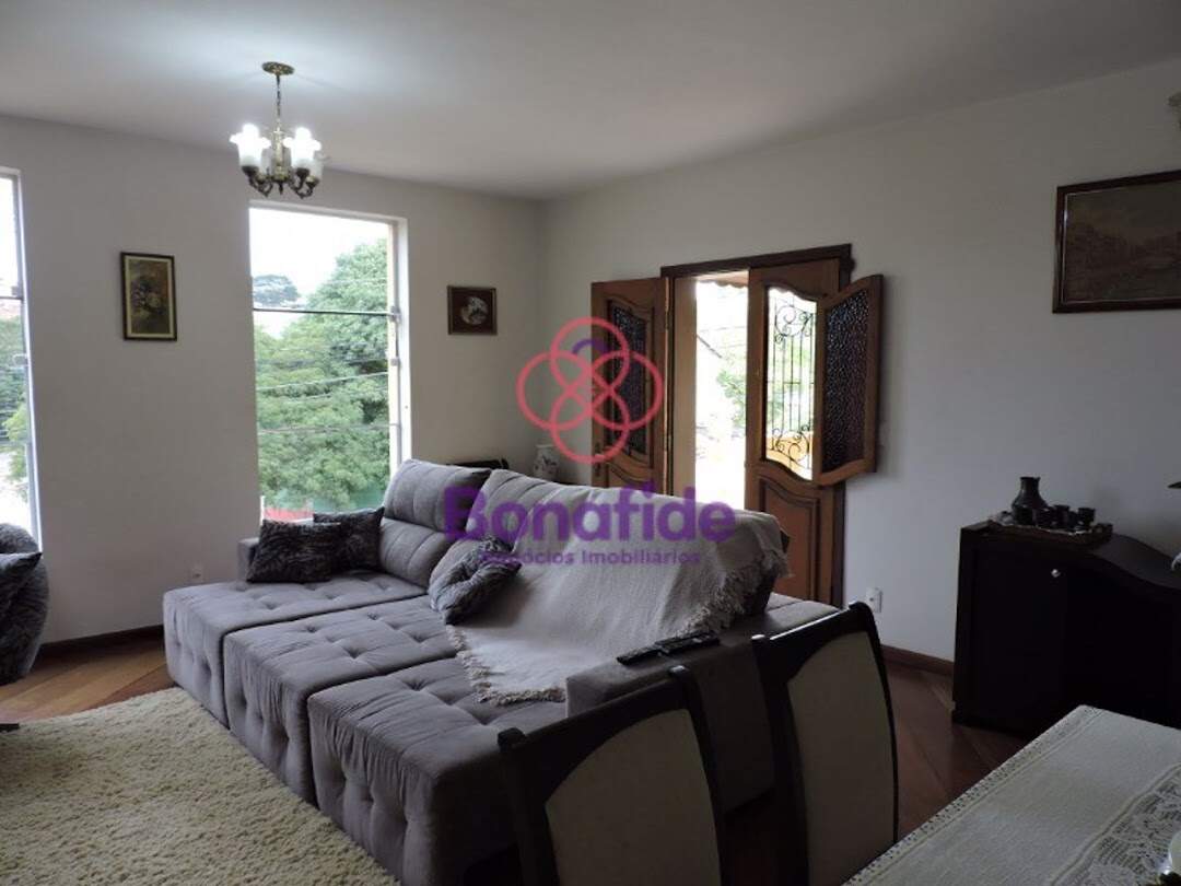 Casa à venda no Jardim Estádio: 