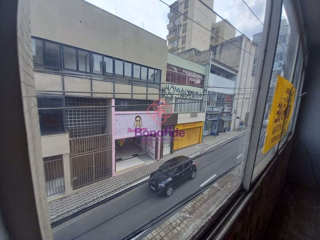 Sala à venda no Centro: 