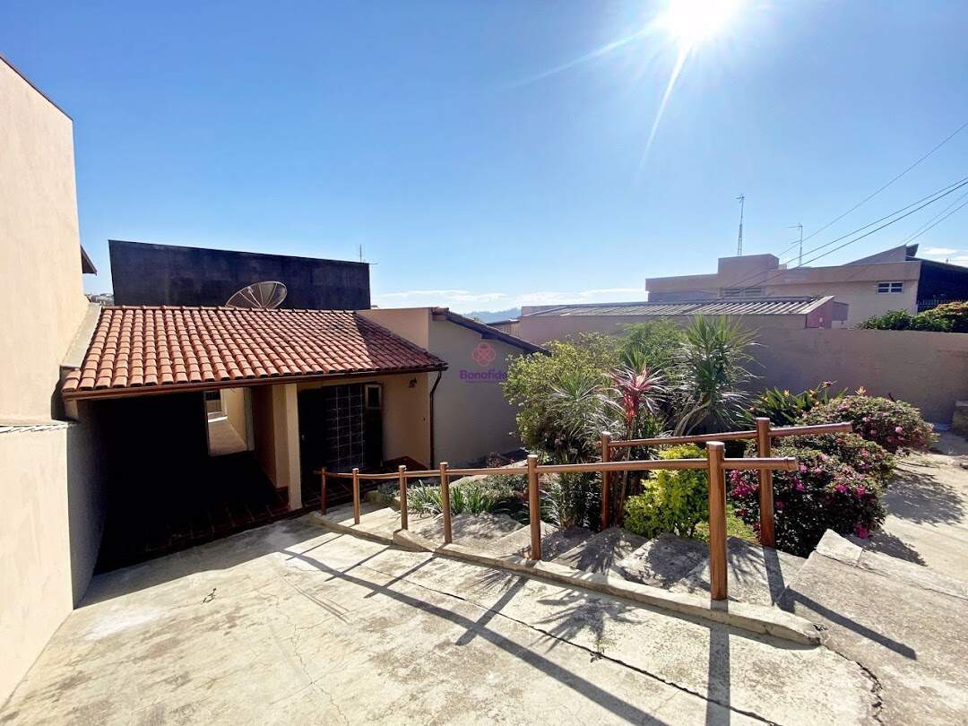 Casa à venda no Jardim Estádio: 