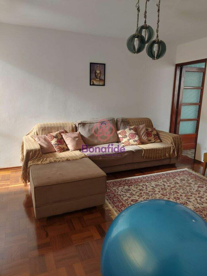 Casa à venda no Anhangabaú: 