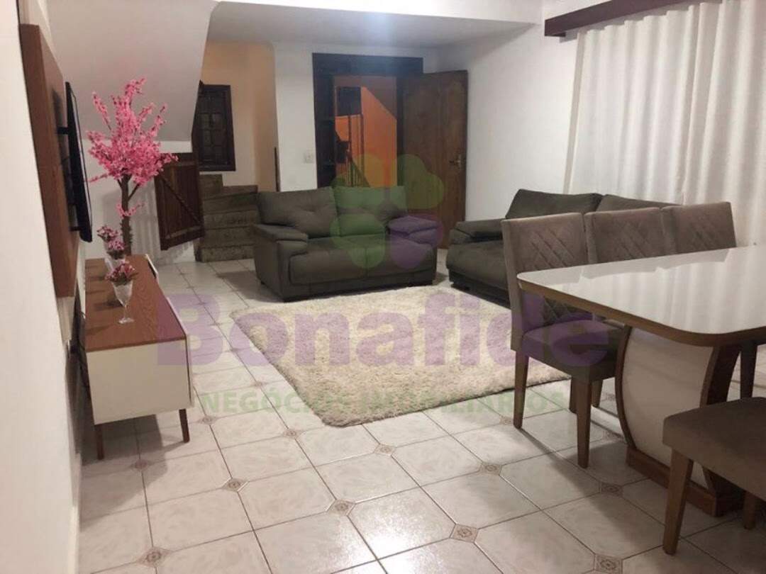 Casa à venda no Vila Galvão: 