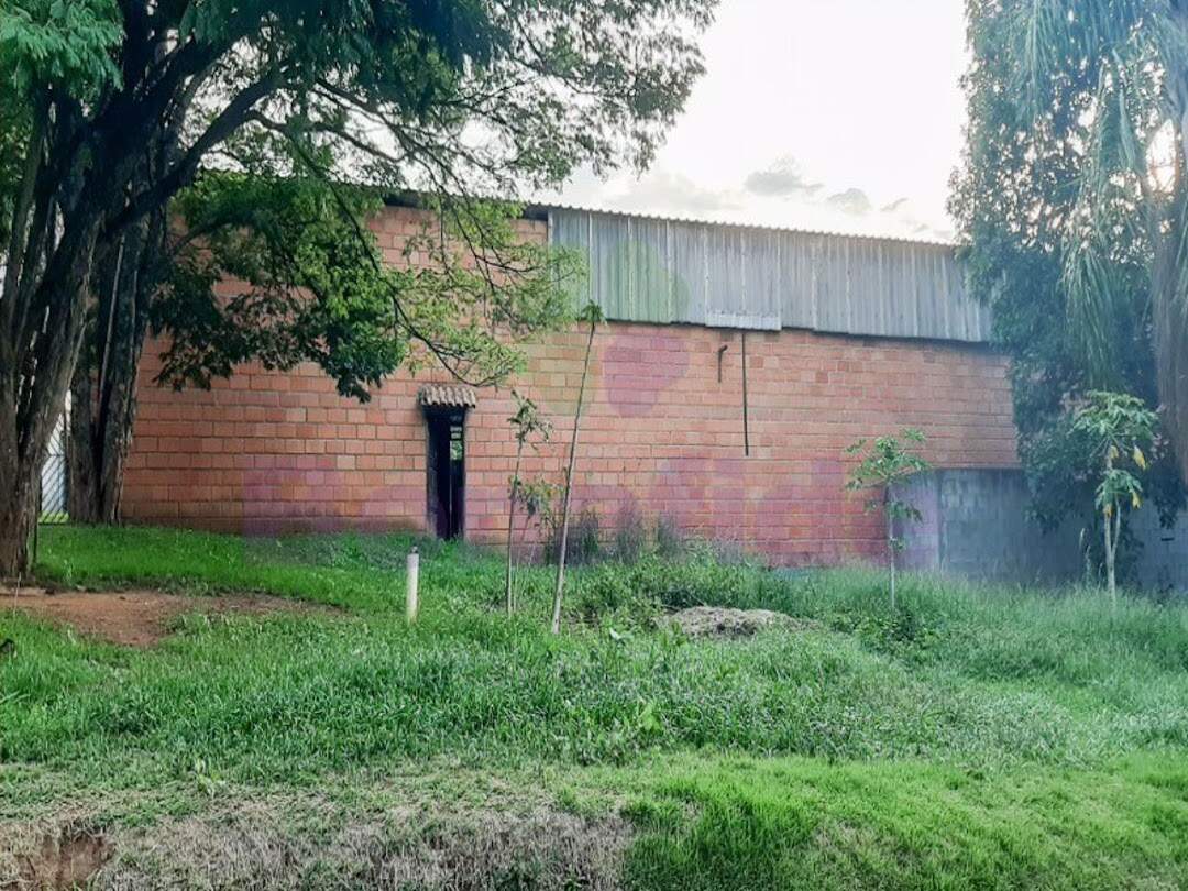 Área à venda no Poste: 