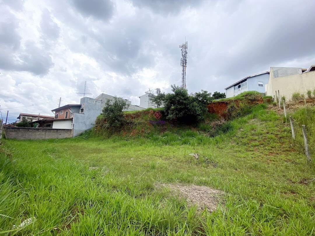 Terreno à venda no Jardim do Lago: 