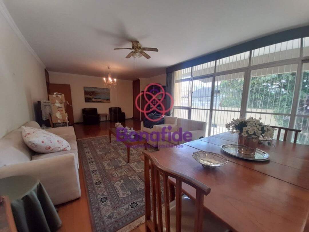 Casa à venda no Chácara Urbana: 