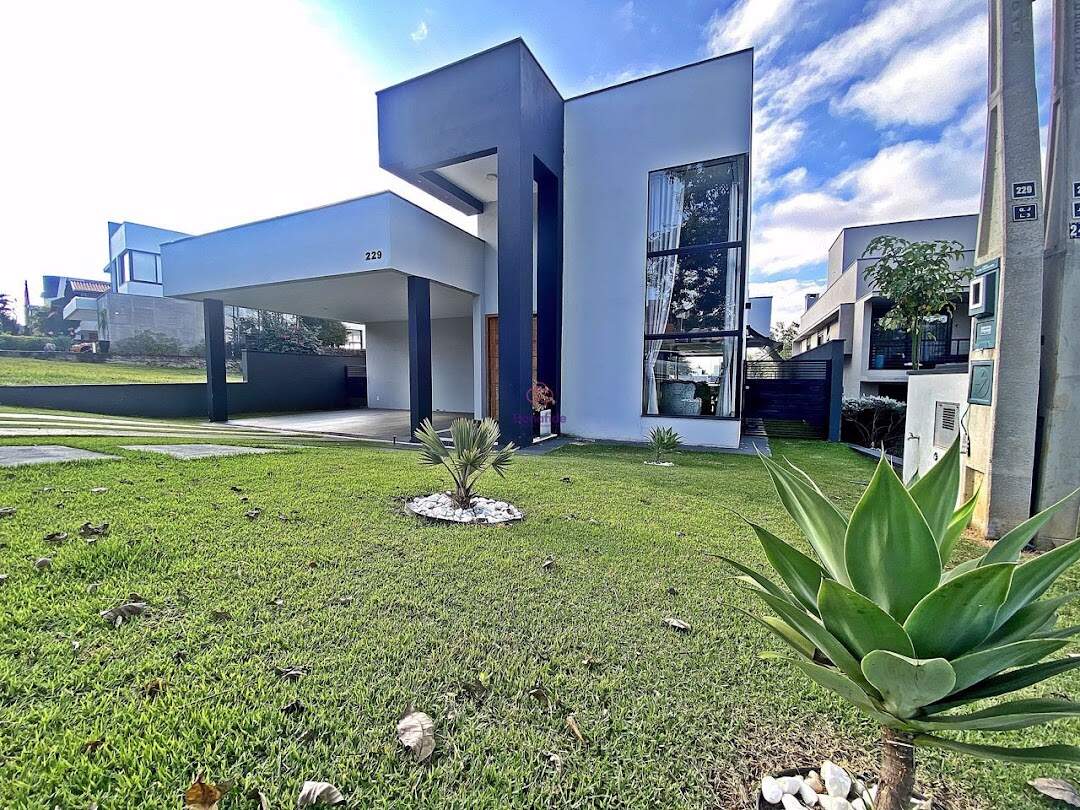 Casa à venda no Condomínio Reserva da Serra: 