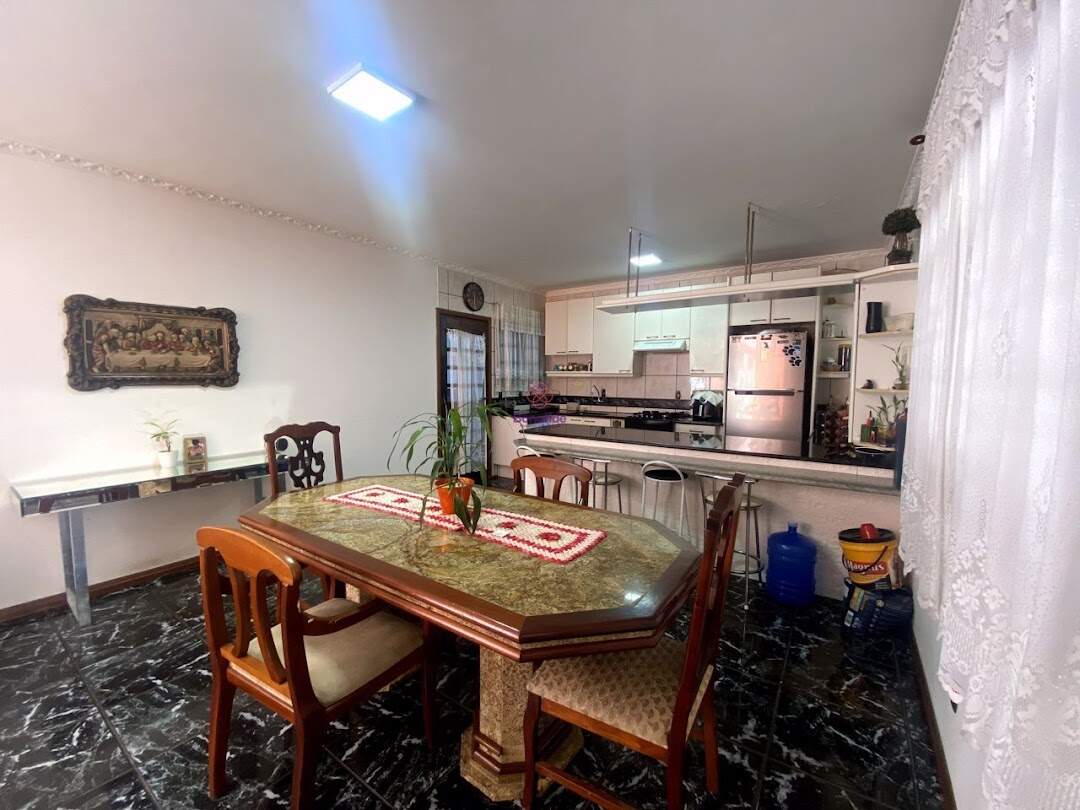 Casa à venda no Jardim Merci I: 