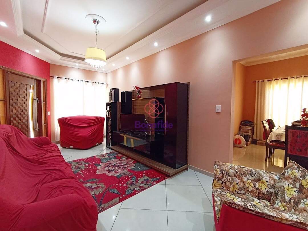 Casa à venda no Jardim Perola: 