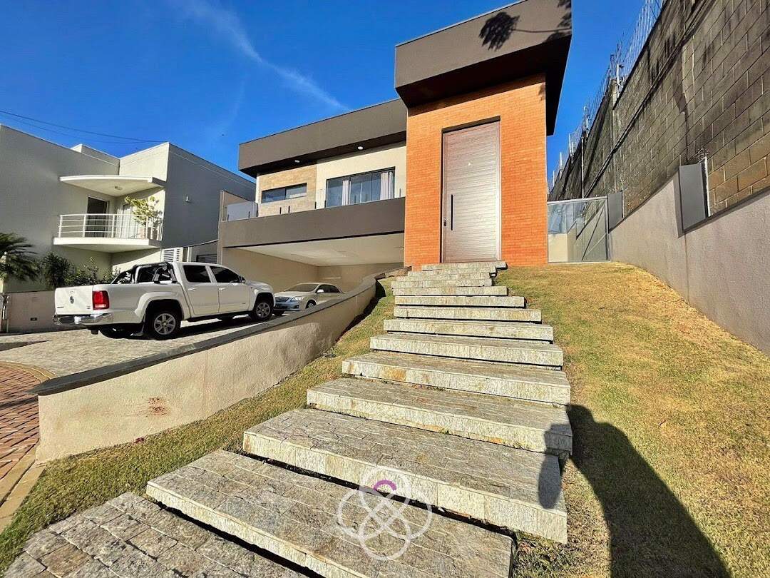 Casa à venda no Residencial Aziz Louveira: 