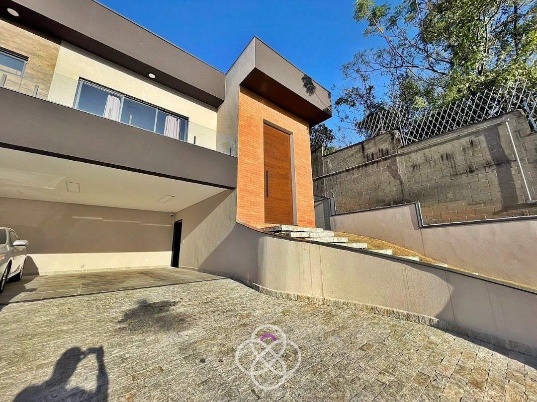 Casa à venda no Residencial Aziz Louveira: 