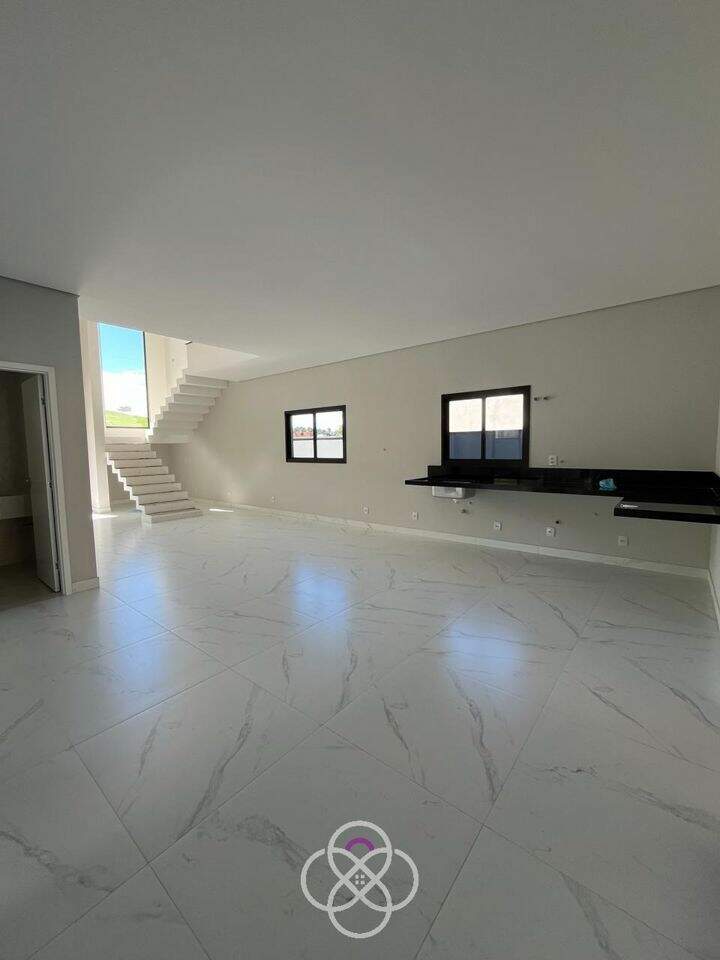 Casa à venda no Distrito Industrial: 