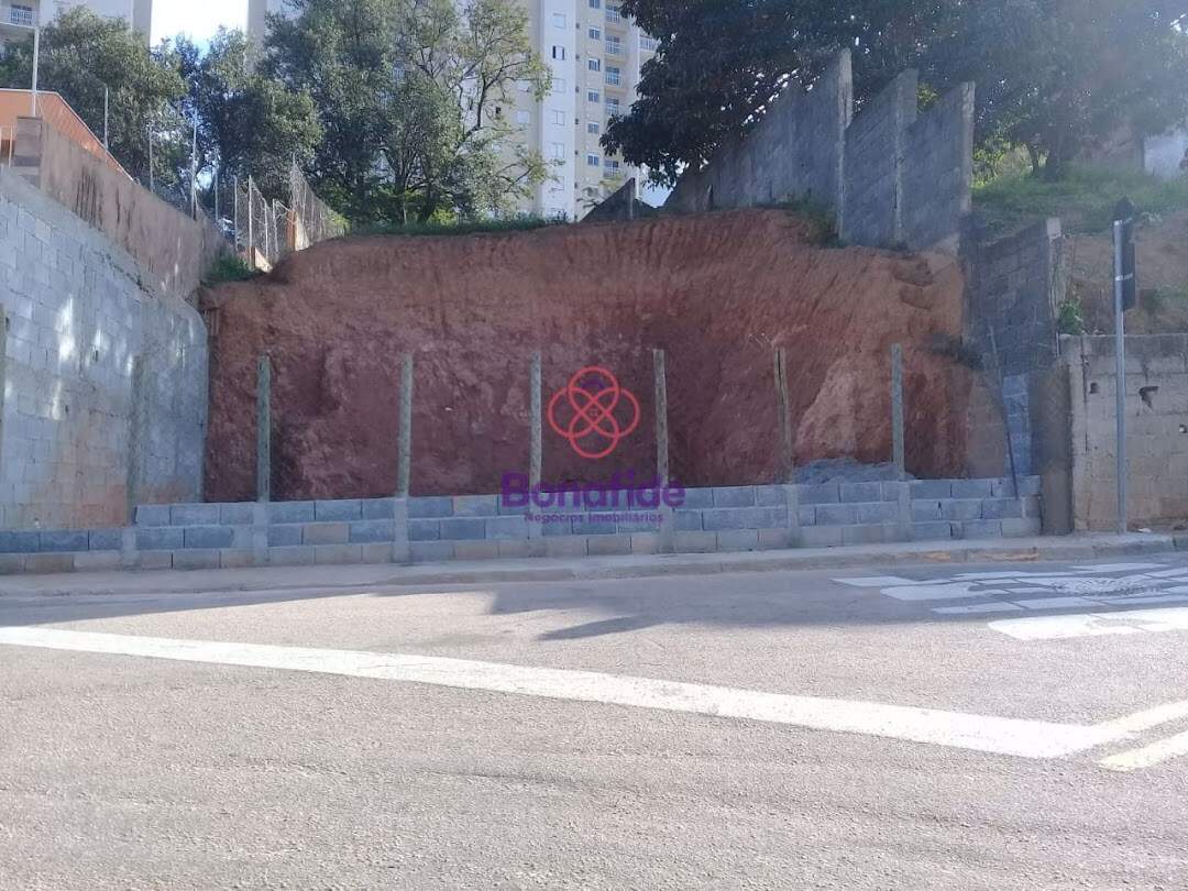 Terreno à venda no Vila Santana II: 