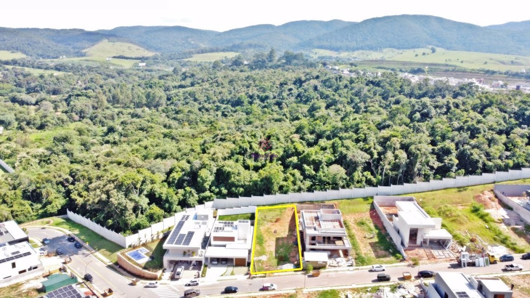 Terreno à venda no Jardim das Samambaias: 