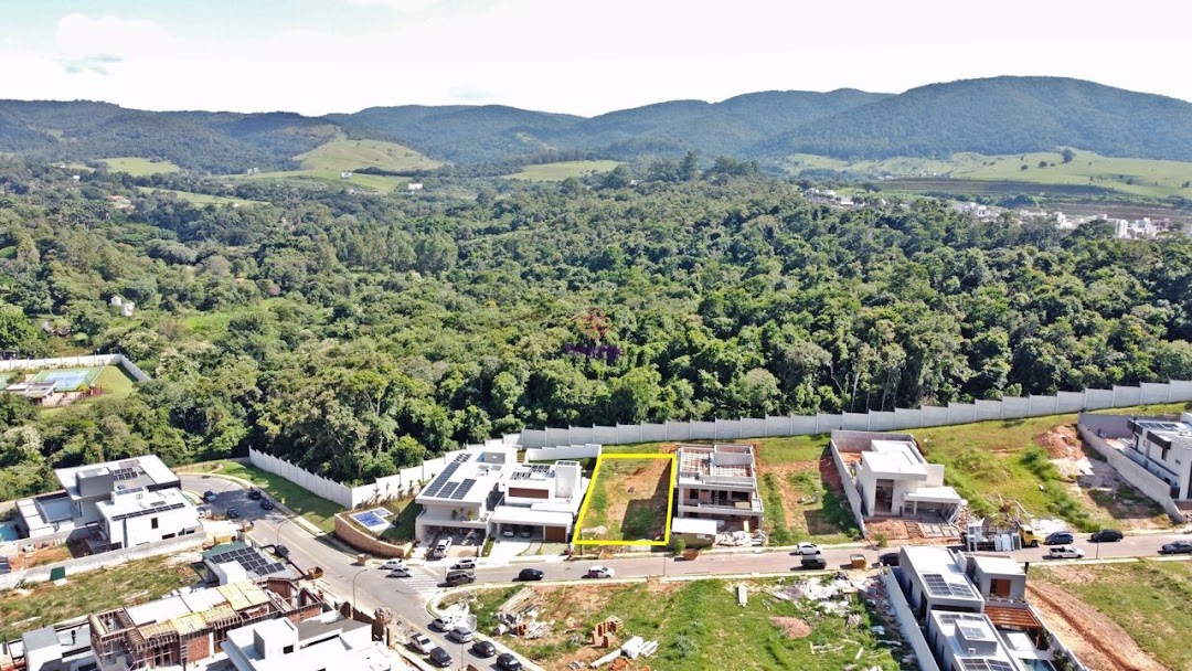 Terreno à venda no Jardim das Samambaias: 