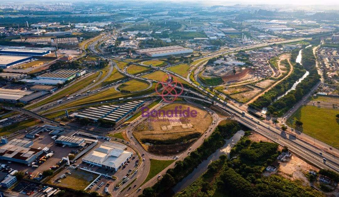 Área à venda no Vila das Hortências: 