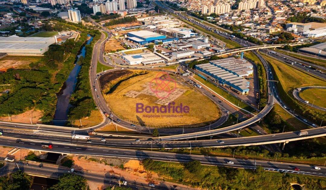 Área à venda no Vila das Hortências: 