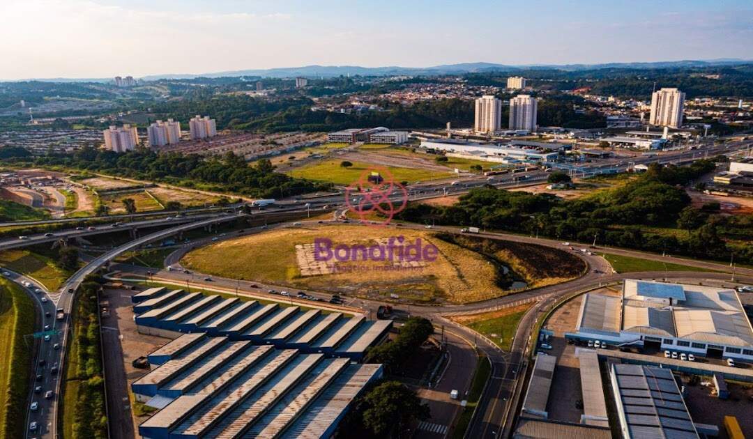 Área à venda no Vila das Hortências: 