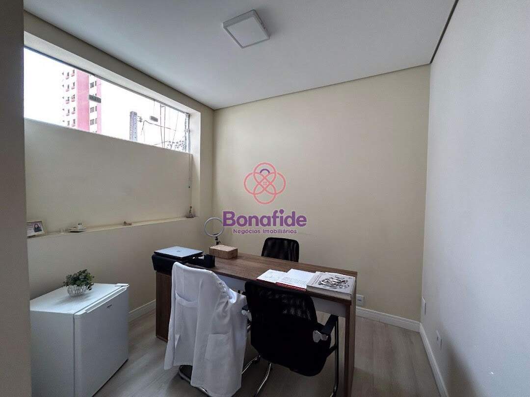 Casa à venda no Centro: 