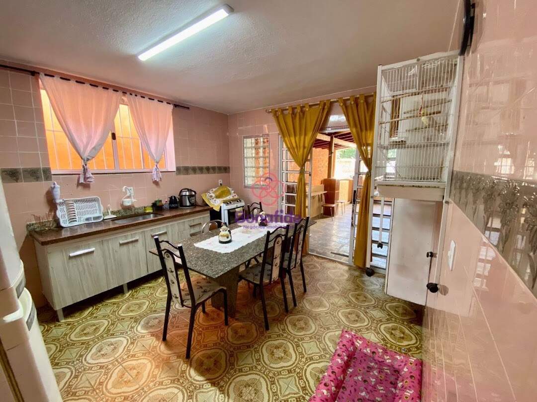 Casa à venda no Centro: 