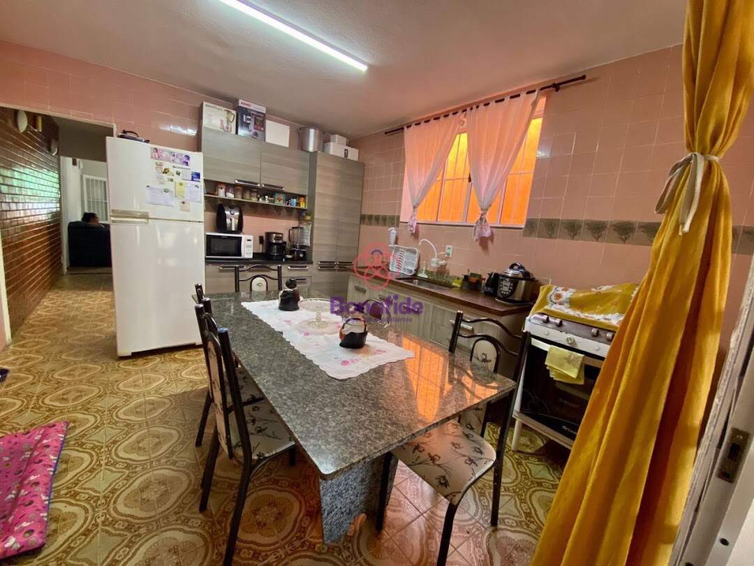 Casa à venda no Centro: 