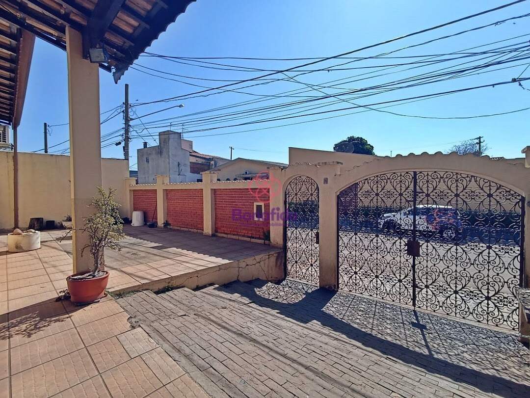 Casa à venda no Jardim Estádio: 