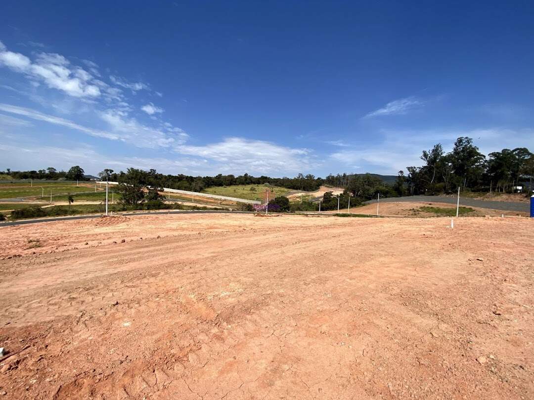 Terreno à venda no Recanto Quarto Centenário: 