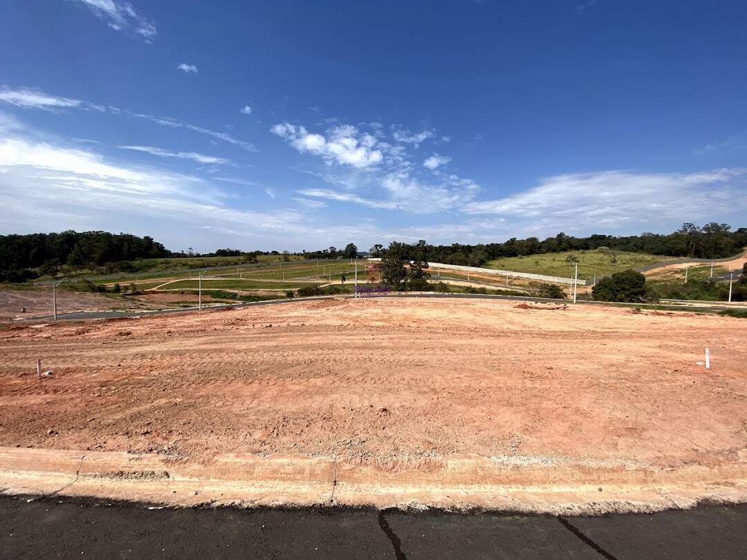 Terreno à venda no Recanto Quarto Centenário: 
