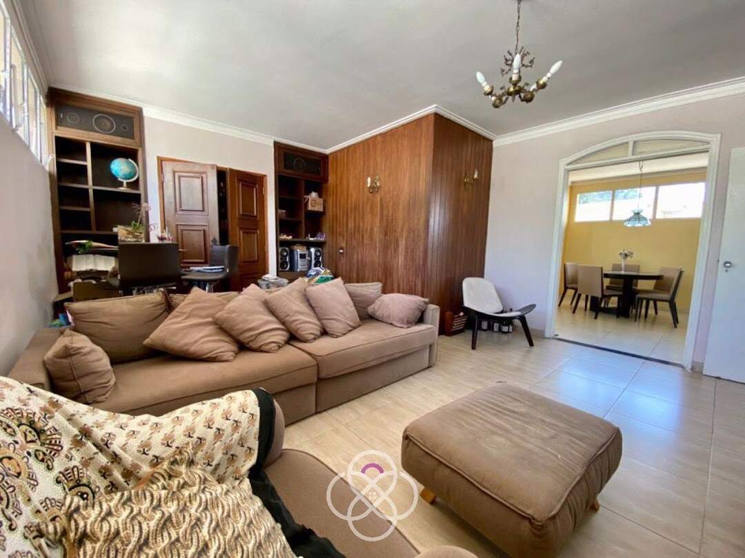 Casa à venda no Centro: 