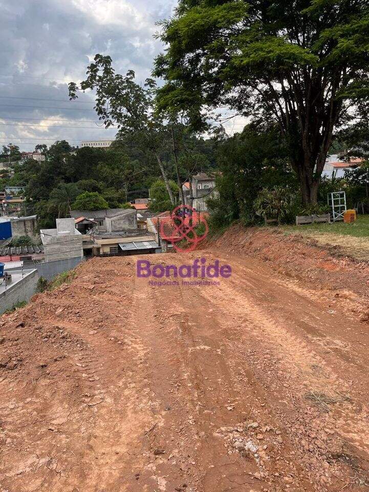 Terreno à venda no Jardim Santa Gertrudes: 