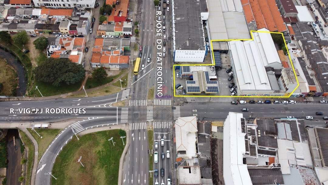 Área à venda no Centro: 