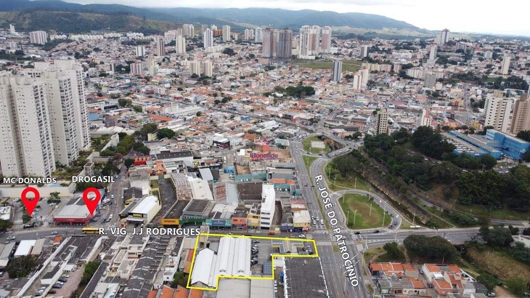 Área à venda no Centro: 