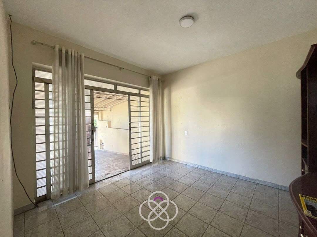 Casa à venda no Jardim Santa Rita de Cássia: 