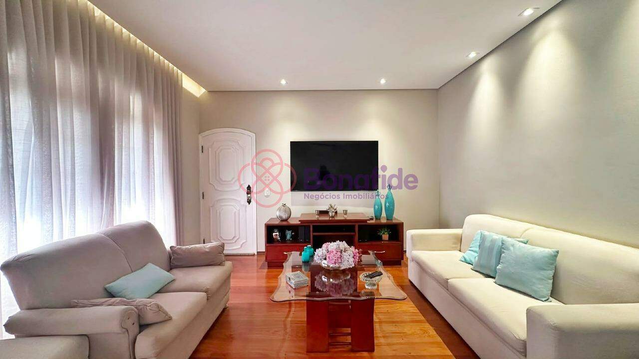 Casa à venda no Jardim da Serra: 