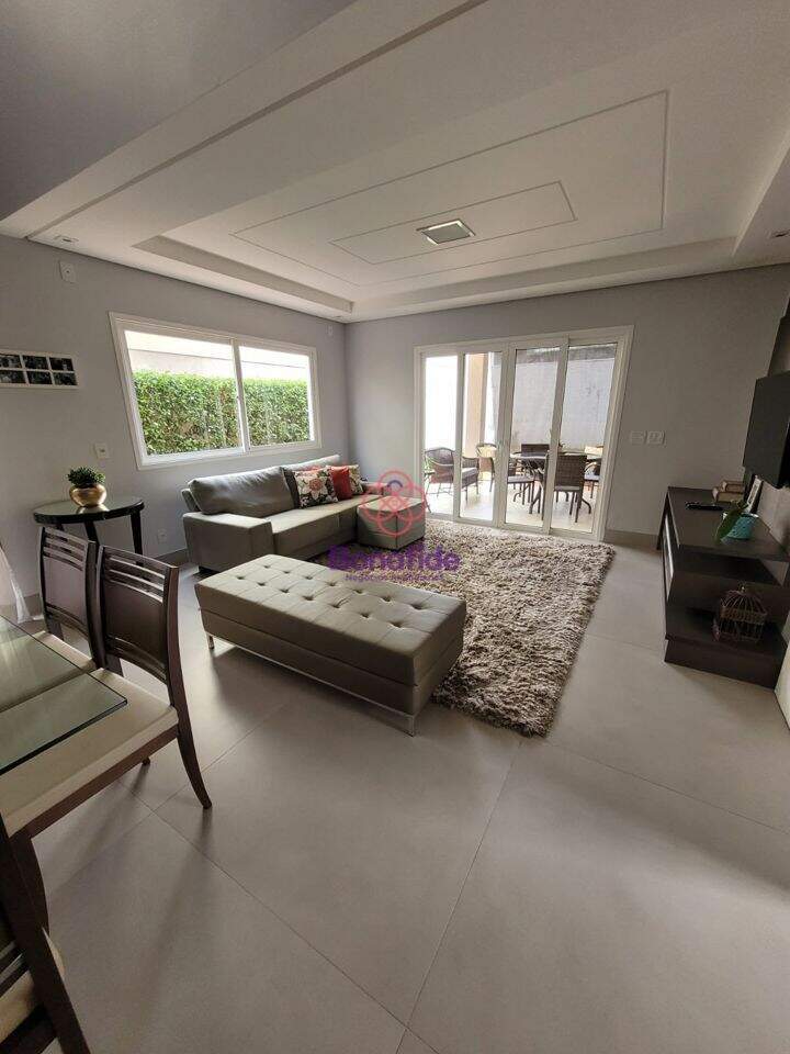 Casa à venda no Engordadouro: 