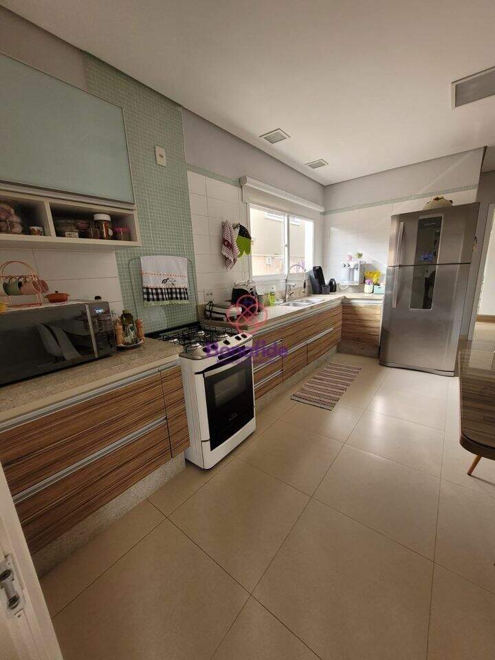 Casa à venda no Engordadouro: 