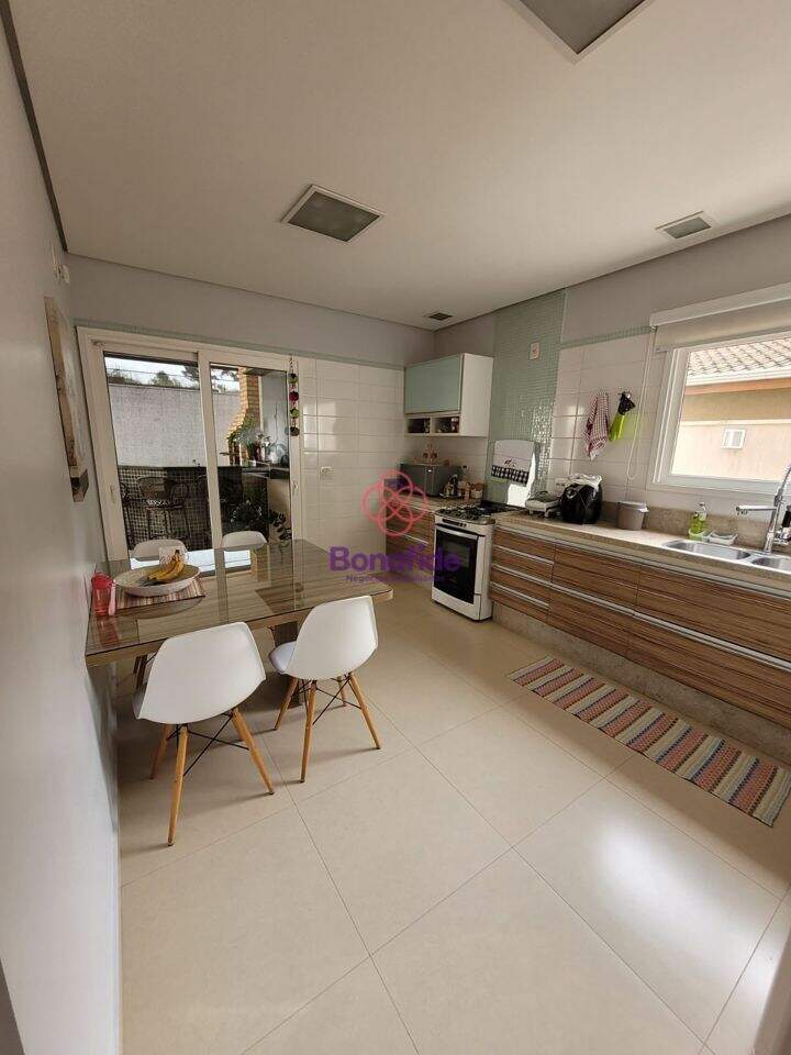 Casa à venda no Engordadouro: 